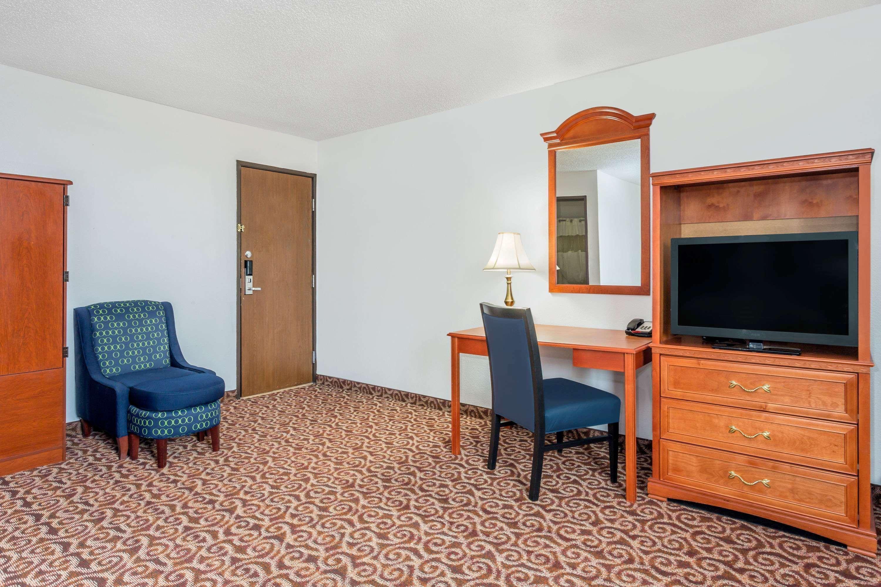 Hotel Super 8 By Wyndham Gillette Extérieur photo