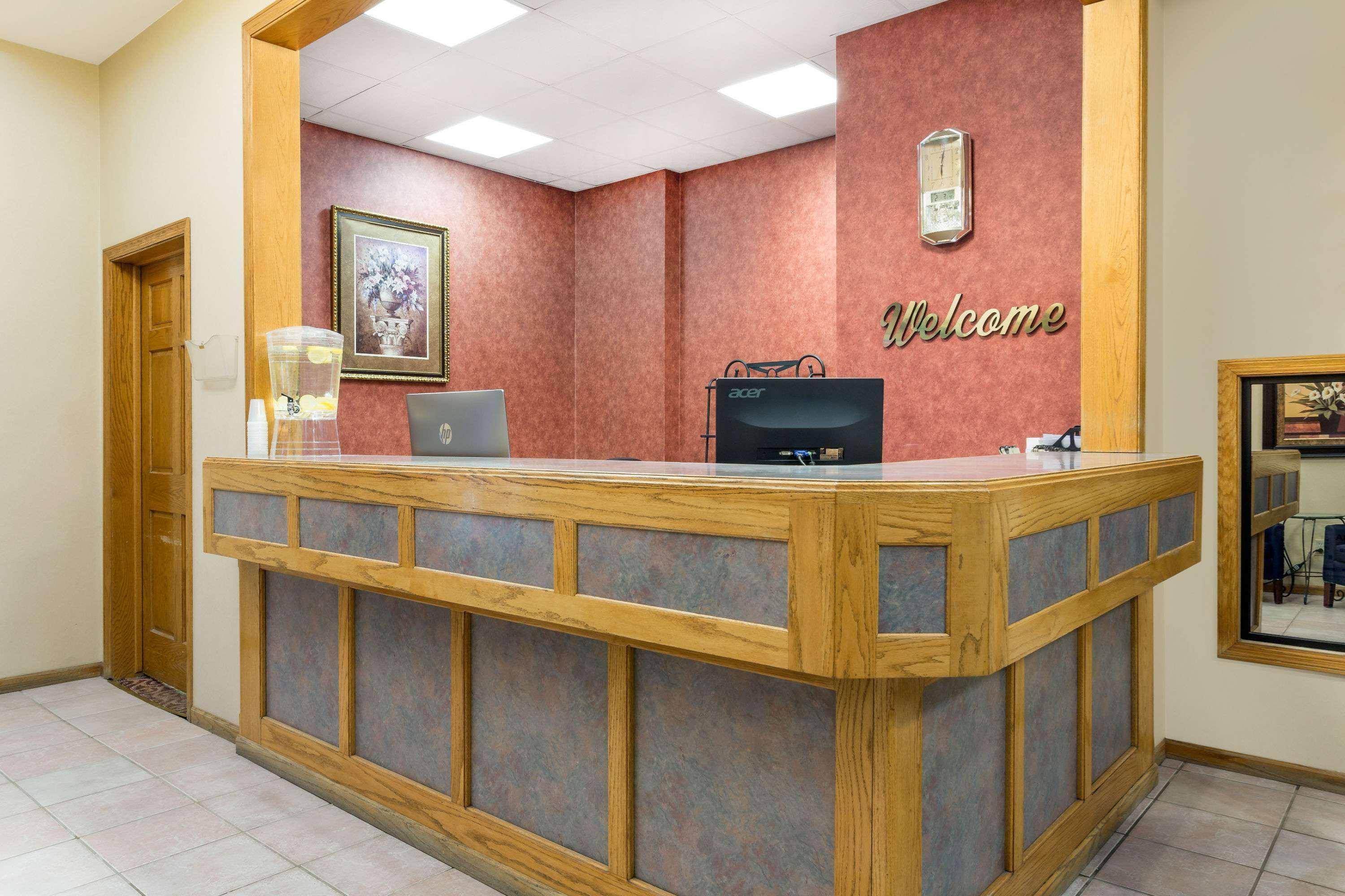 Hotel Super 8 By Wyndham Gillette Extérieur photo